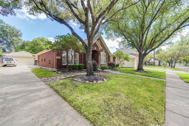 11826 Canyon Mills Drive, Houston, TX 77095