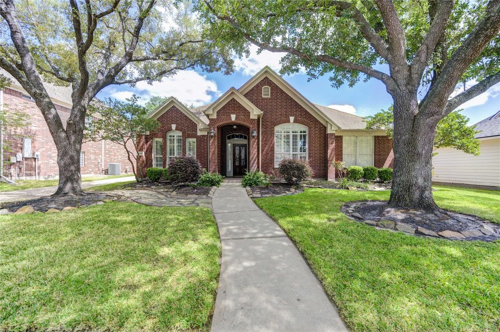 11826 Canyon Mills Drive, Houston, TX 77095