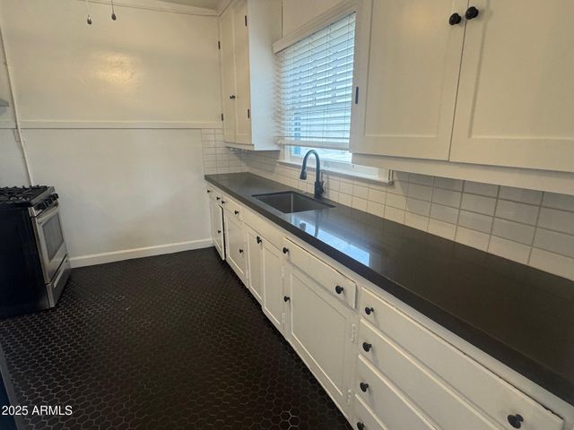 541 W MONTE VISTA Road Apt 3, Phoenix, AZ 85003
