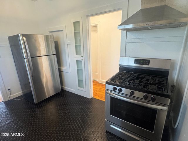 541 W MONTE VISTA Road Apt 3, Phoenix, AZ 85003