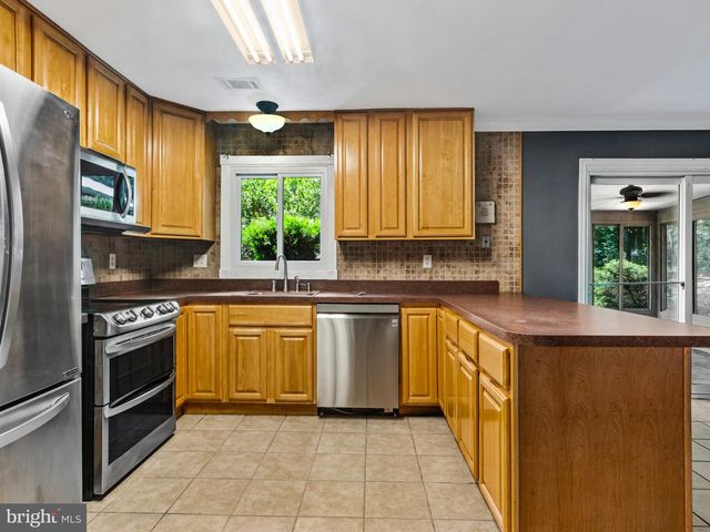 1933 HUGUENOT PL, Severn, MD 21144