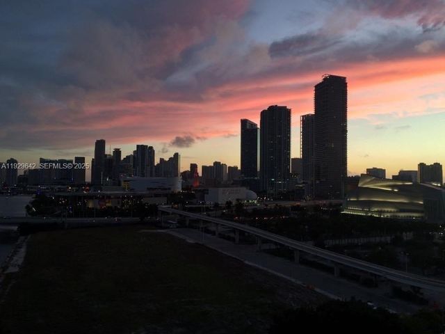 555 NE 15th St 14K, Miami, FL 33132