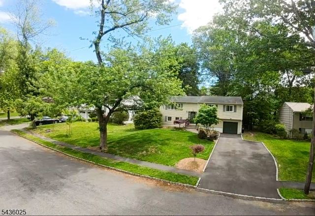 62 Trocha Ave, Livingston Twp., NJ 07039