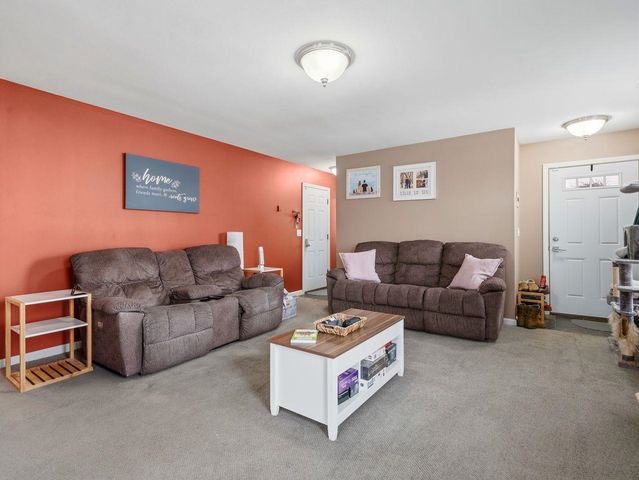 3001 NW 9th St., Minot, ND 58703