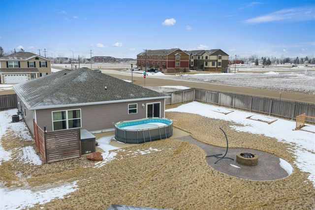 3001 NW 9th St., Minot, ND 58703