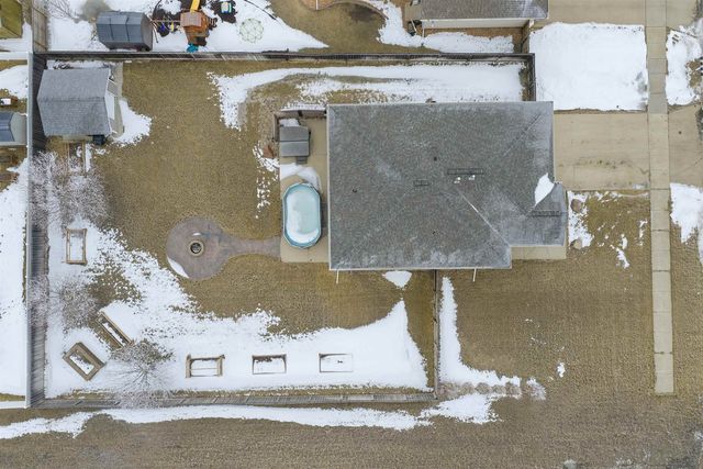 3001 NW 9th St., Minot, ND 58703