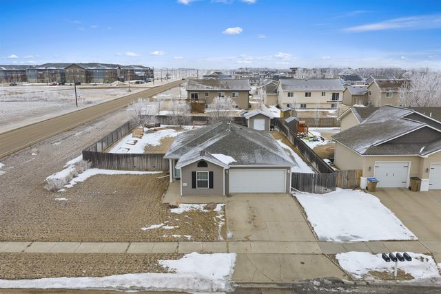 3001 NW 9th St., Minot, ND 58703