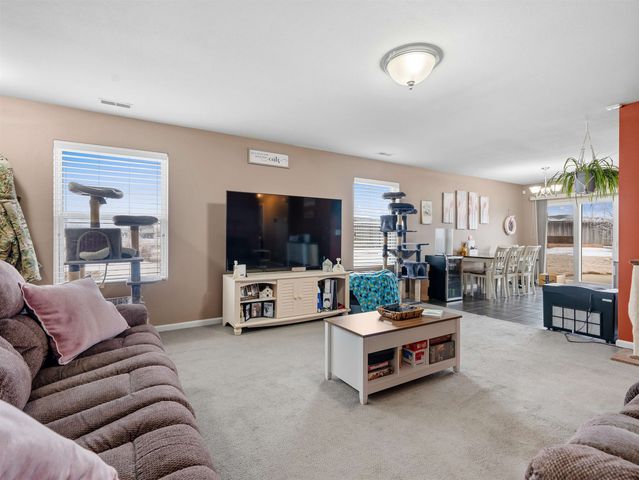 3001 NW 9th St., Minot, ND 58703