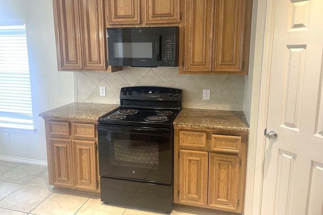 3208 Waterglen Court, League City, TX 77573