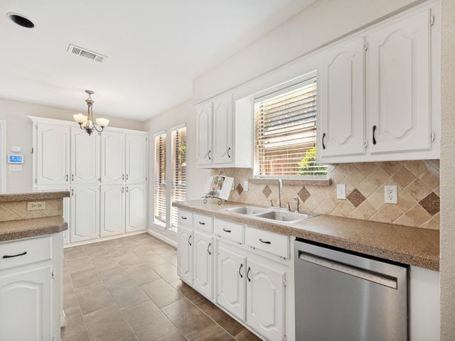 177 Simmons Drive, Coppell, TX 75019