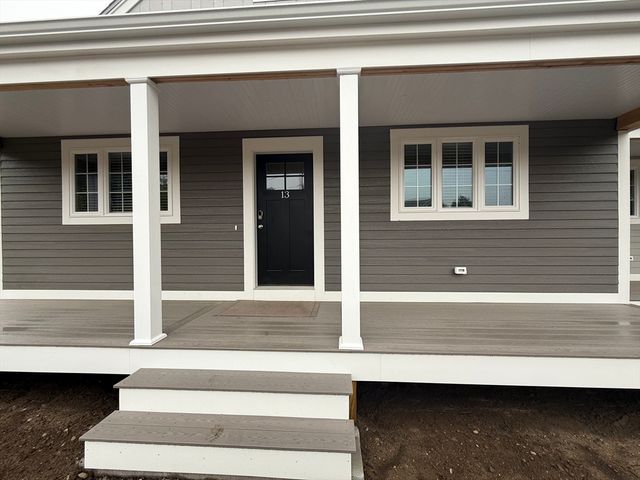 12 Glacier Path 12, Middleboro, MA 02346