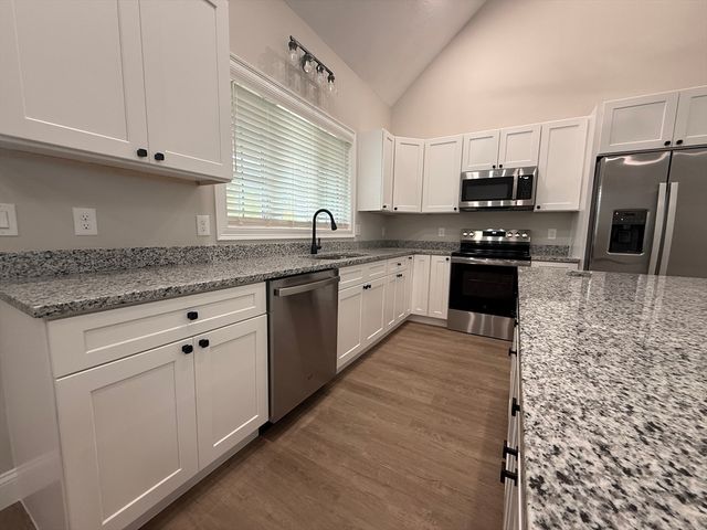 12 Glacier Path 12, Middleboro, MA 02346