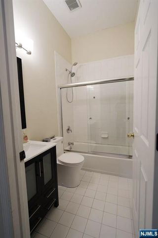 213 11th A, Palisades Park, NJ 07650