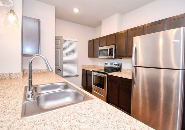 4800 W Illinois Avenue 3224, Dallas, TX 75211