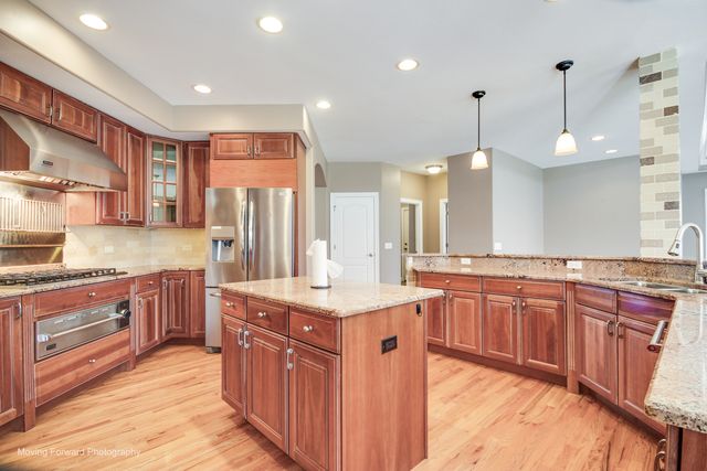 24833 Winterberry Lane, Plainfield, IL 60585