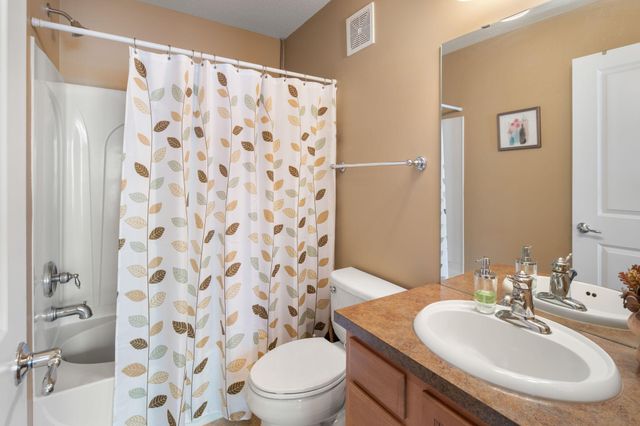 15152 French Drive N D, Hugo, MN 55038