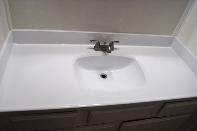 2001 Bering Drive 11H, Houston, TX 77057