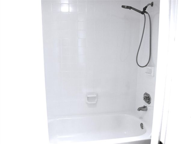 2001 Bering Drive 11H, Houston, TX 77057