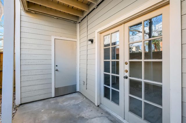 2001 Bering Drive 11H, Houston, TX 77057