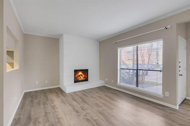 2001 Bering Drive 11H, Houston, TX 77057