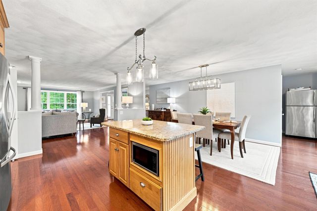 8 Rolling Ridge Road, Windham, NH 03037