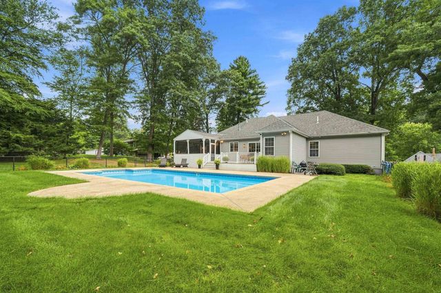 8 Rolling Ridge Road, Windham, NH 03037