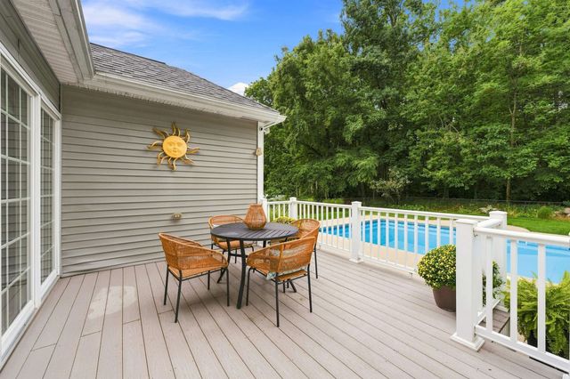 8 Rolling Ridge Road, Windham, NH 03037