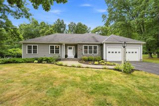 8 Rolling Ridge Road, Windham, NH 03037