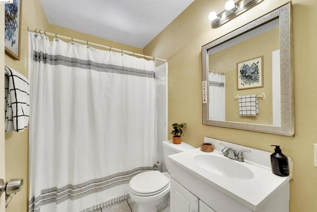 16366 Emery Ct, San Lorenzo, CA 94580