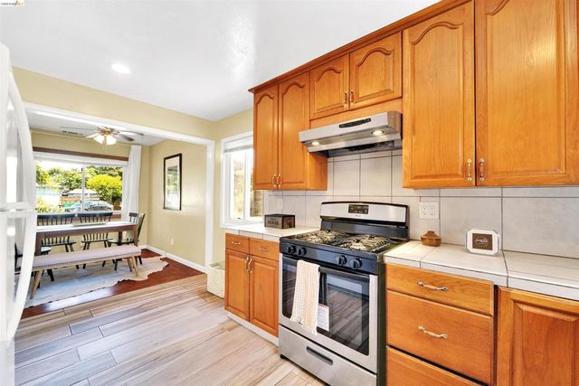 16366 Emery Ct, San Lorenzo, CA 94580