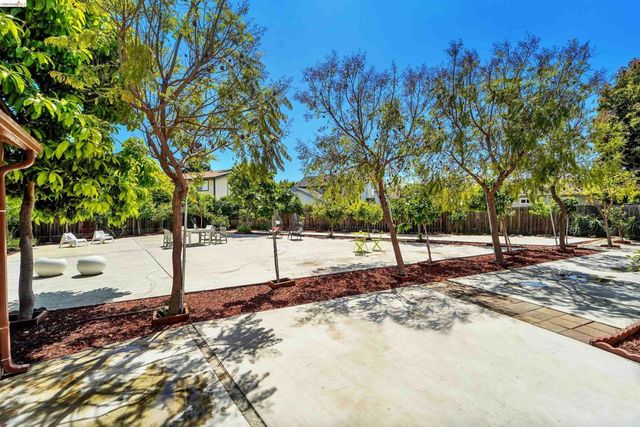 16366 Emery Ct, San Lorenzo, CA 94580