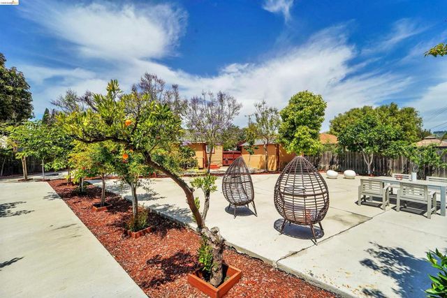 16366 Emery Ct, San Lorenzo, CA 94580
