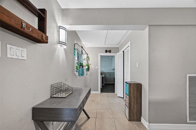182 N Burnett Drive, Baytown, TX 77520