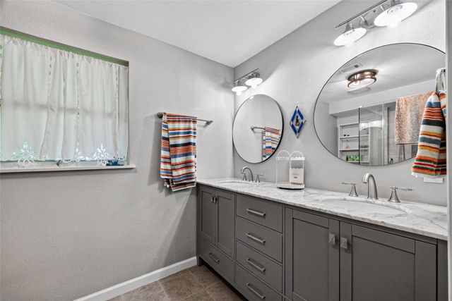 182 N Burnett Drive, Baytown, TX 77520
