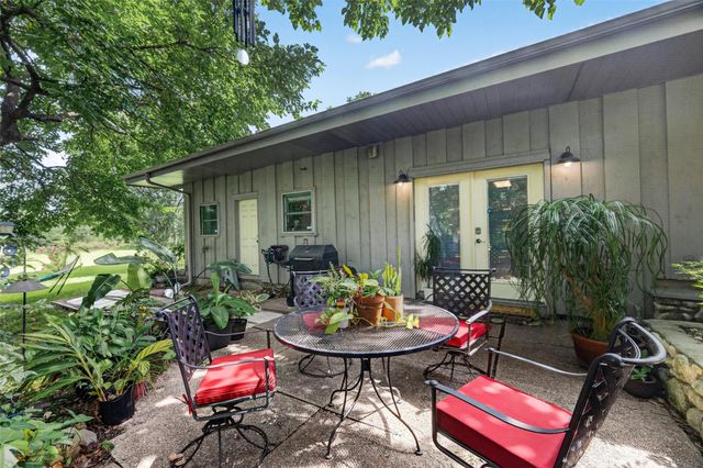 182 N Burnett Drive, Baytown, TX 77520