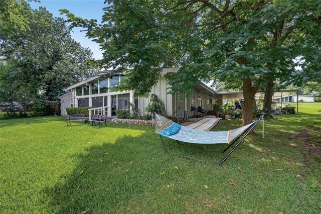 182 N Burnett Drive, Baytown, TX 77520