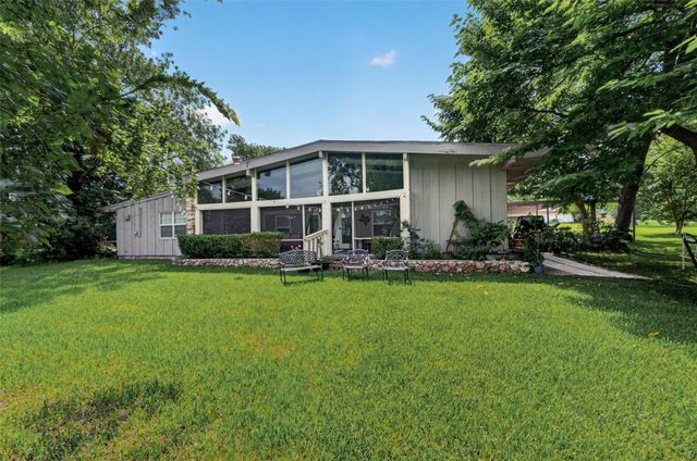 182 N Burnett Drive, Baytown, TX 77520