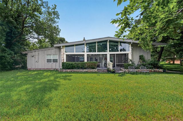 182 N Burnett Drive, Baytown, TX 77520