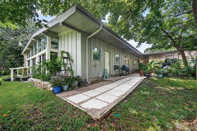 182 N Burnett Drive, Baytown, TX 77520