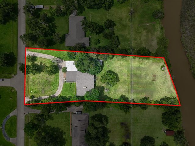 182 N Burnett Drive, Baytown, TX 77520