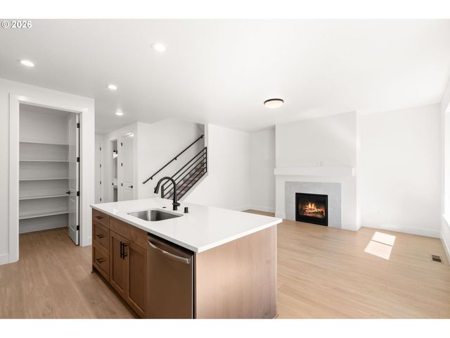 837 Nw 175TH Way, Ridgefield, WA 98642