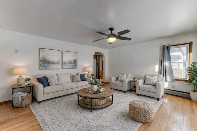 9046 Kleinman Road, Highland, IN 46322