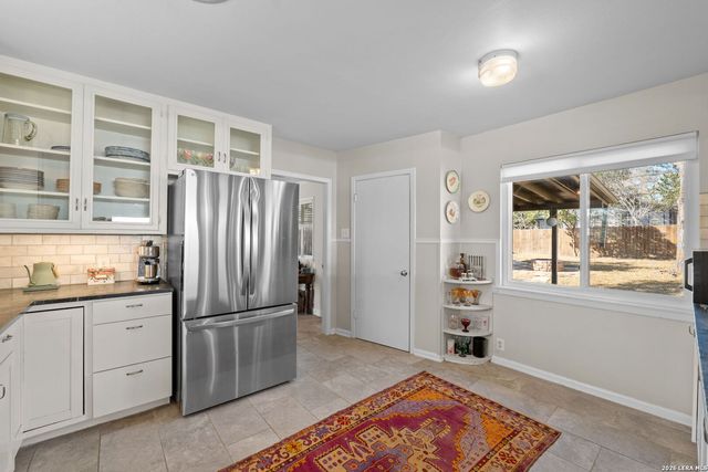 221 Seford Dr, Terrell Hills, TX 78209