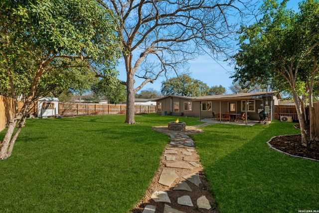 221 Seford Dr, Terrell Hills, TX 78209