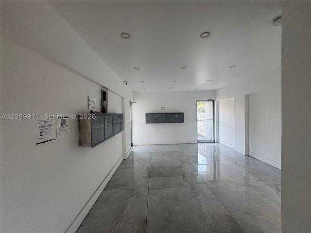 888 NE 132nd St 205, North Miami, FL 33161