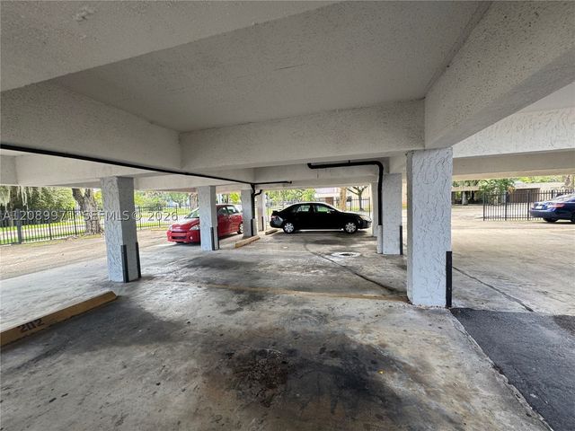 888 NE 132nd St 205, North Miami, FL 33161