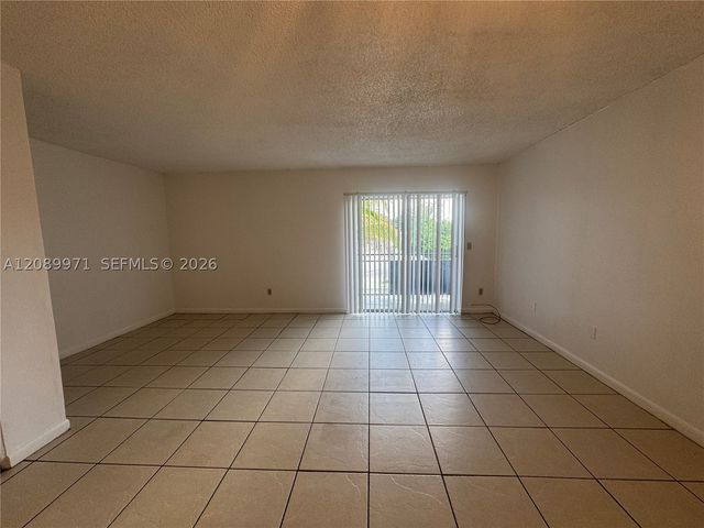 888 NE 132nd St 205, North Miami, FL 33161