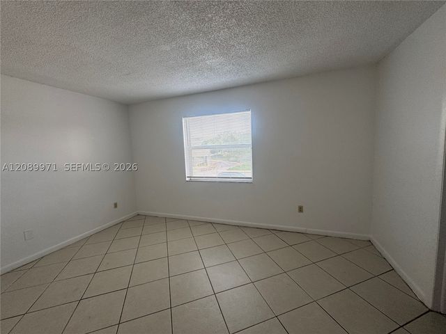 888 NE 132nd St 205, North Miami, FL 33161