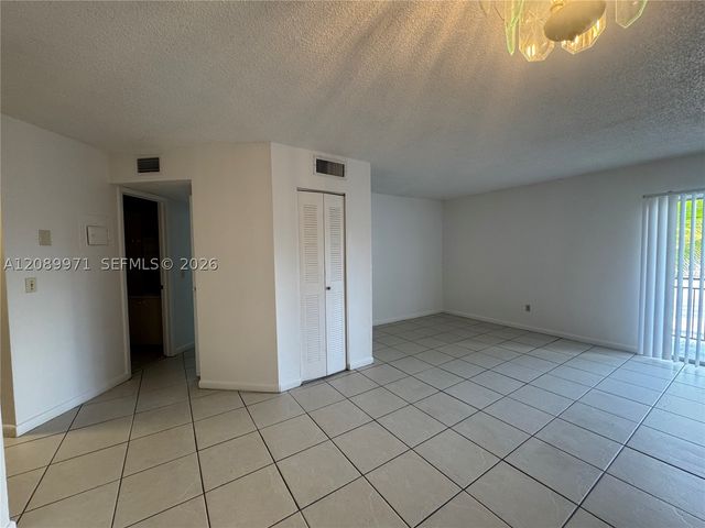 888 NE 132nd St 205, North Miami, FL 33161