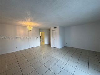 888 NE 132nd St 205, North Miami, FL 33161